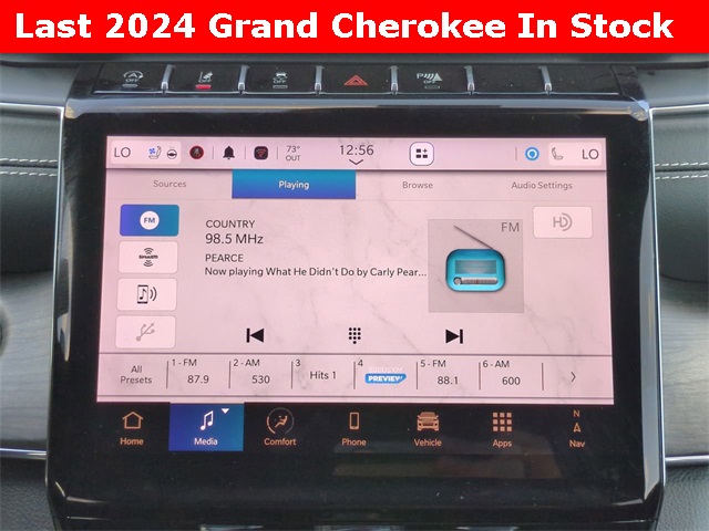 Vehicle image 18 of 30