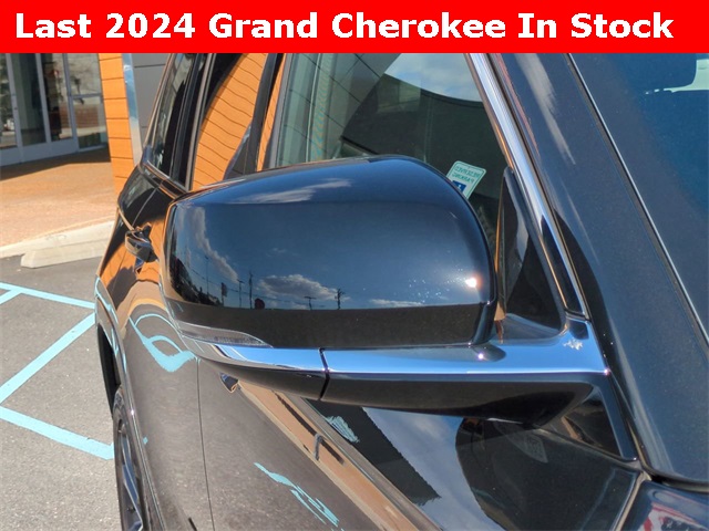 Vehicle image 12 of 30