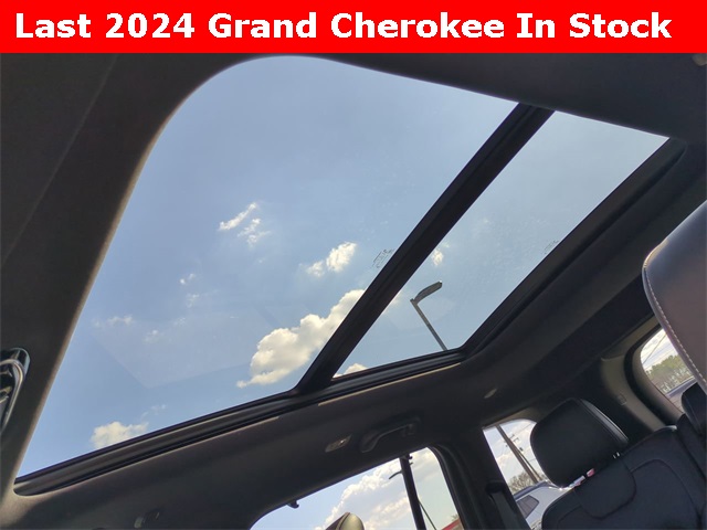 Vehicle image 20 of 30