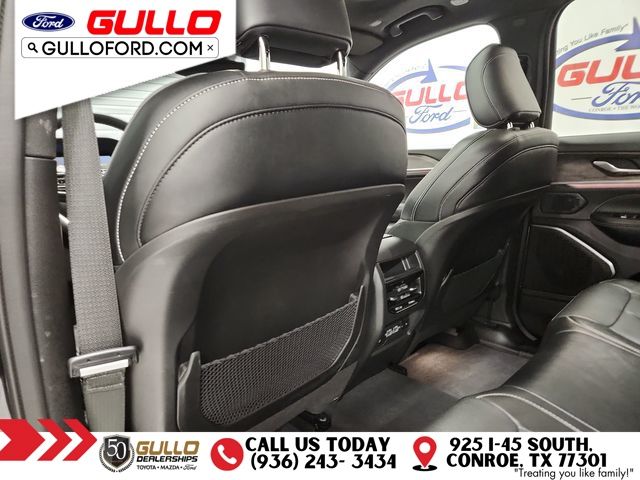 Vehicle image 15 of 41