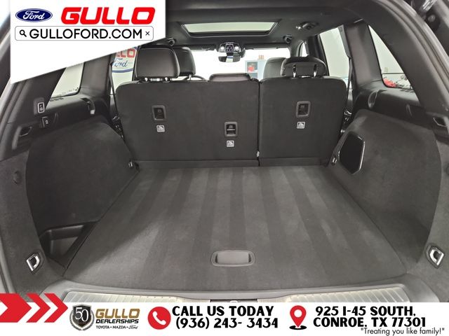 Vehicle image 10 of 41