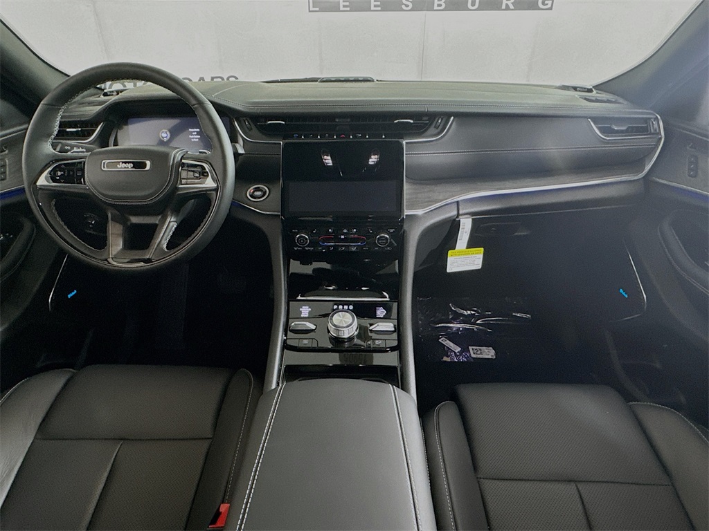 Vehicle image 31 of 34