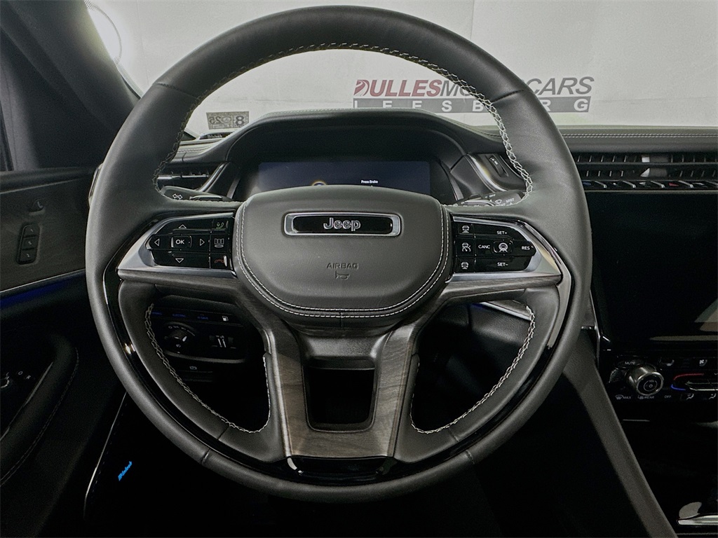 Vehicle image 11 of 34