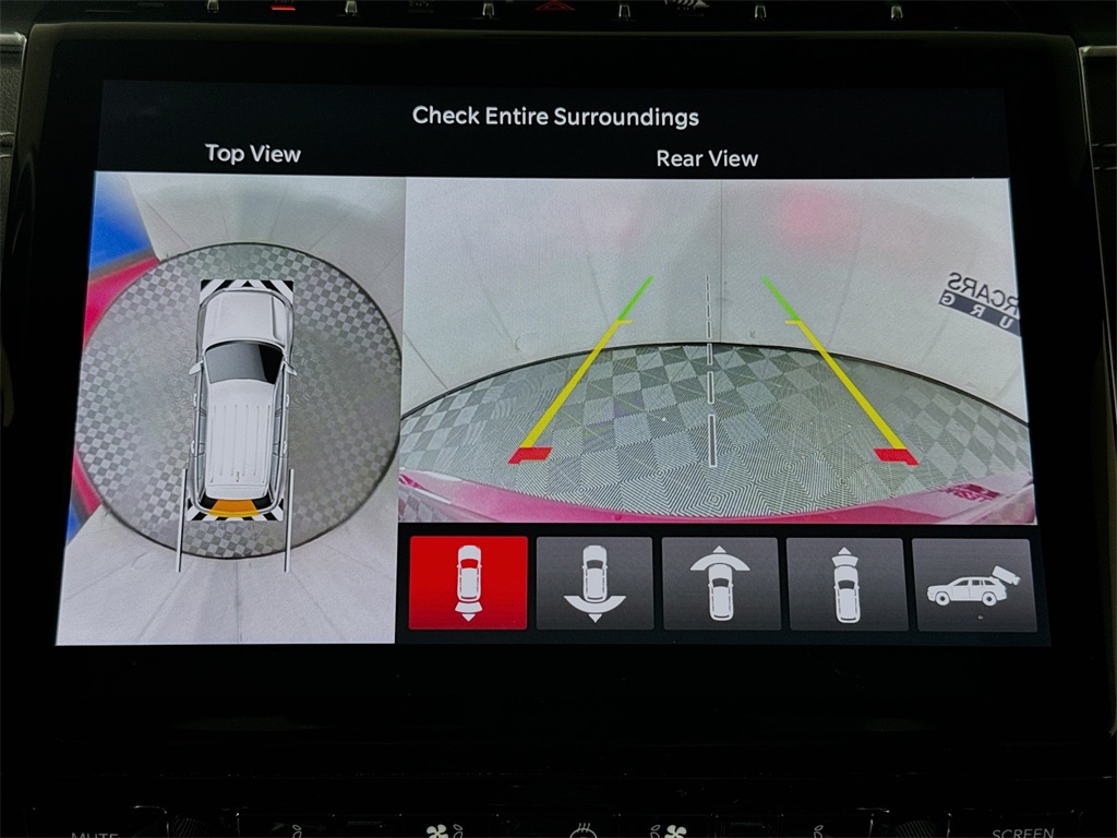 Vehicle image 14 of 34
