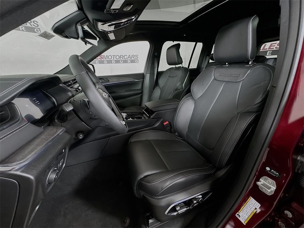 Vehicle image 22 of 34
