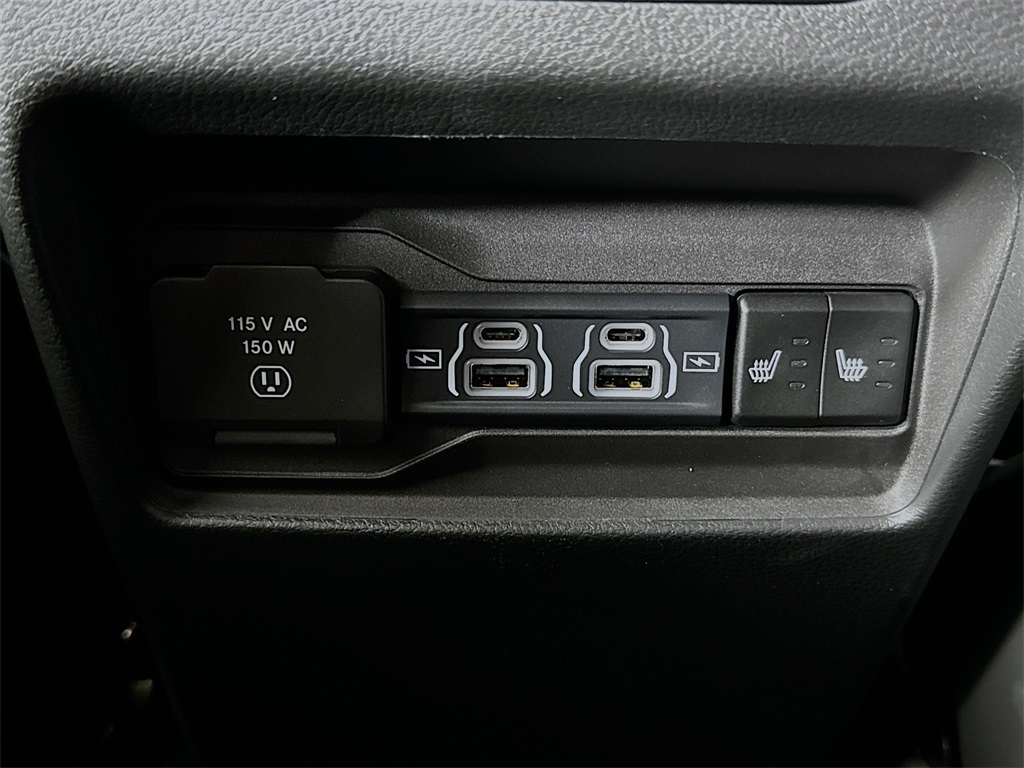 Vehicle image 27 of 34