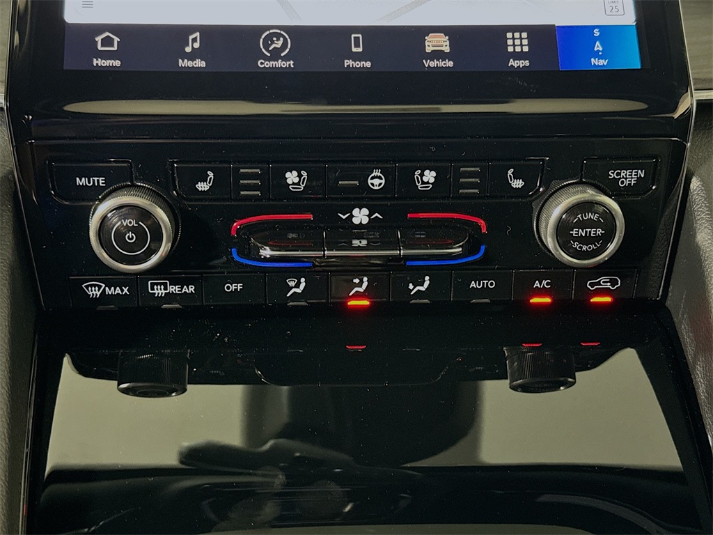 Vehicle image 16 of 34