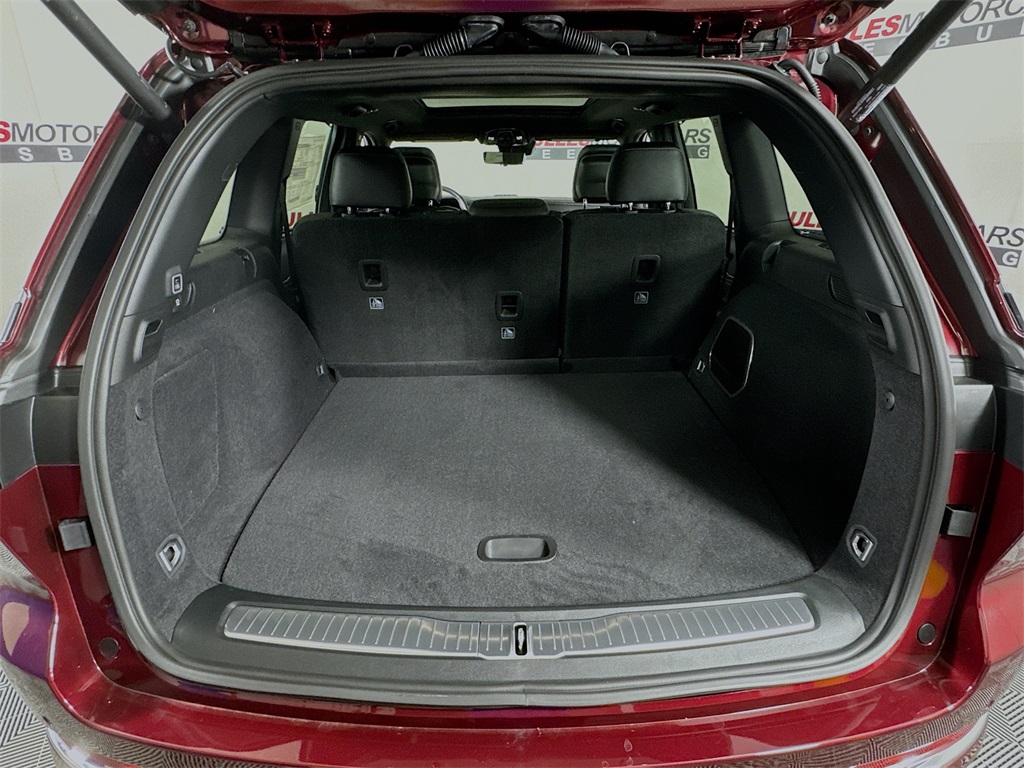 Vehicle image 28 of 34