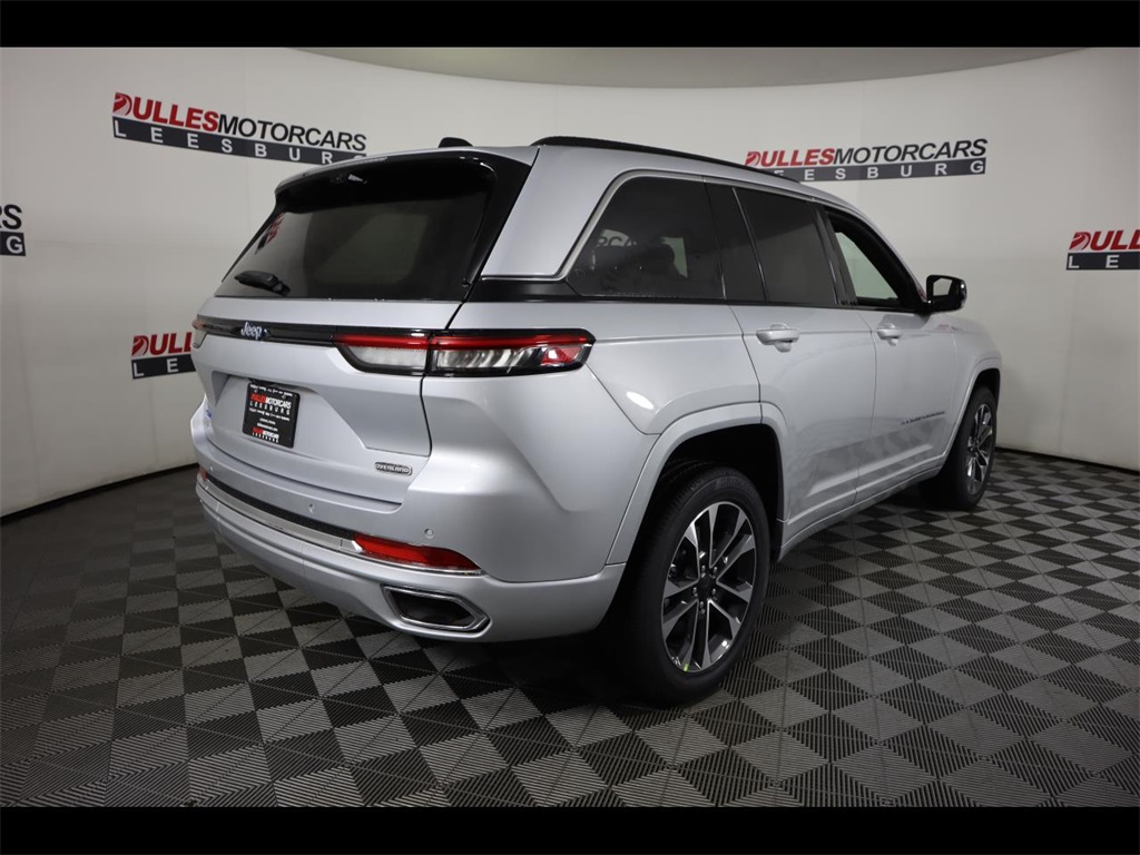 Vehicle image 3 of 28