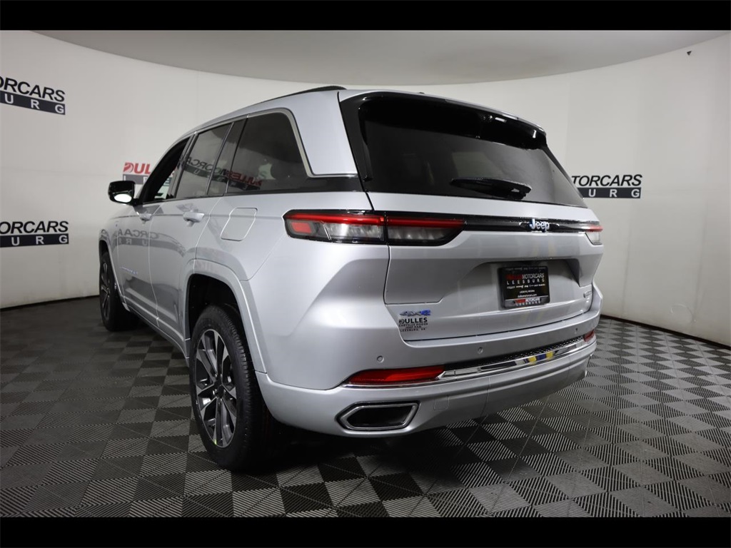 Vehicle image 8 of 28