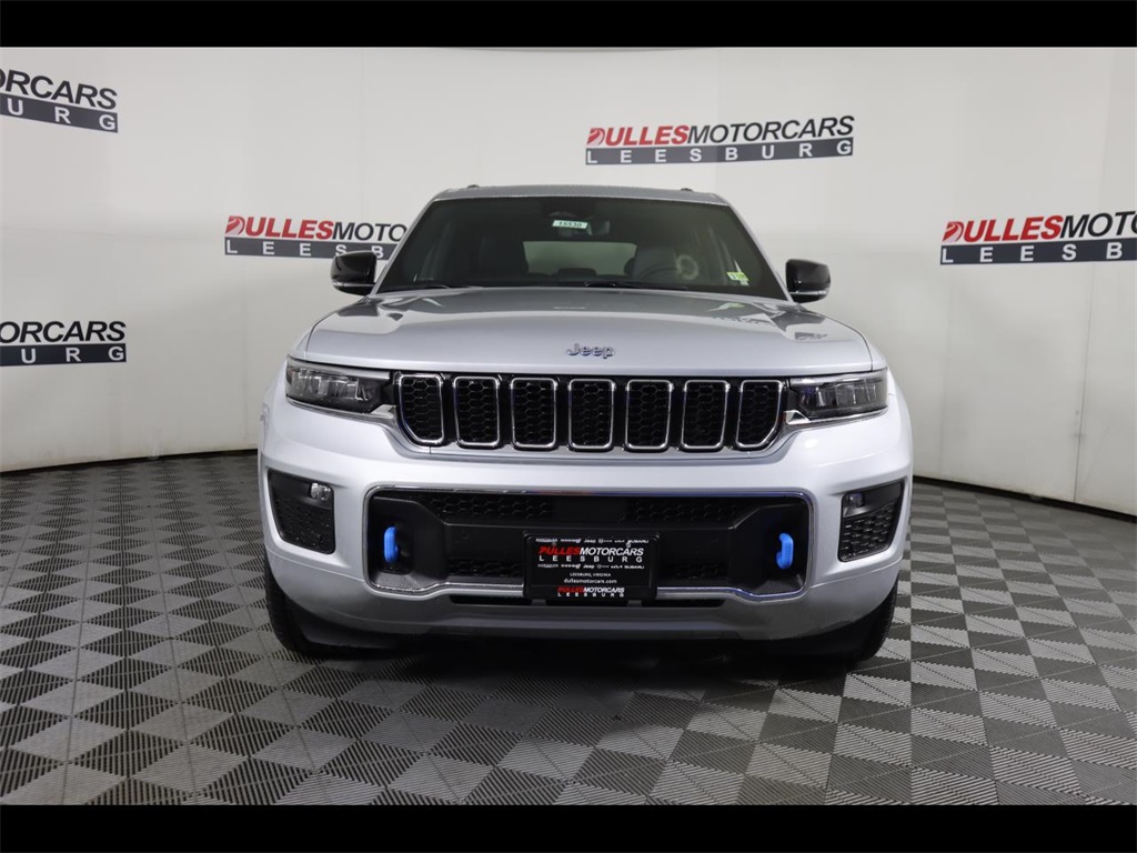 Vehicle image 4 of 28