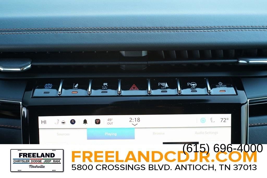 Vehicle image 18 of 23