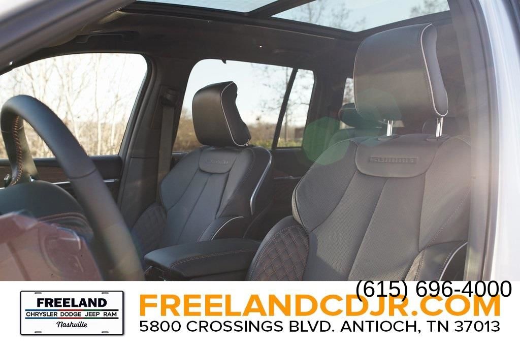 Vehicle image 7 of 23
