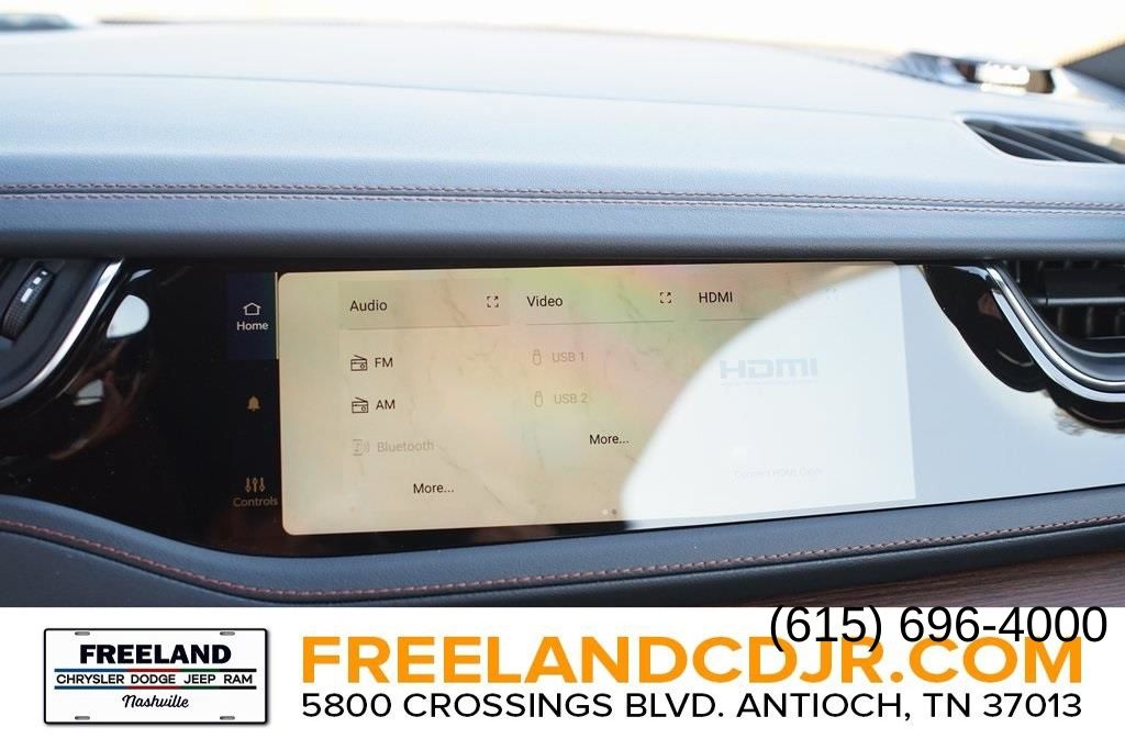 Vehicle image 19 of 23