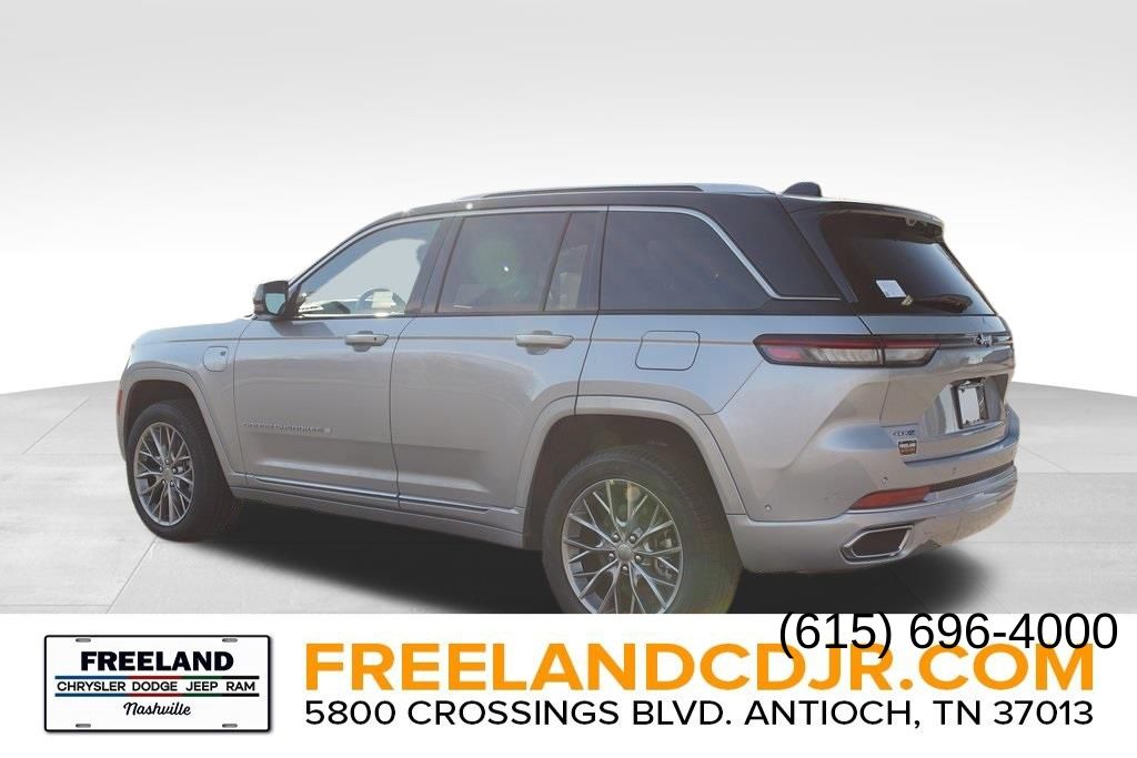 Vehicle image 6 of 23