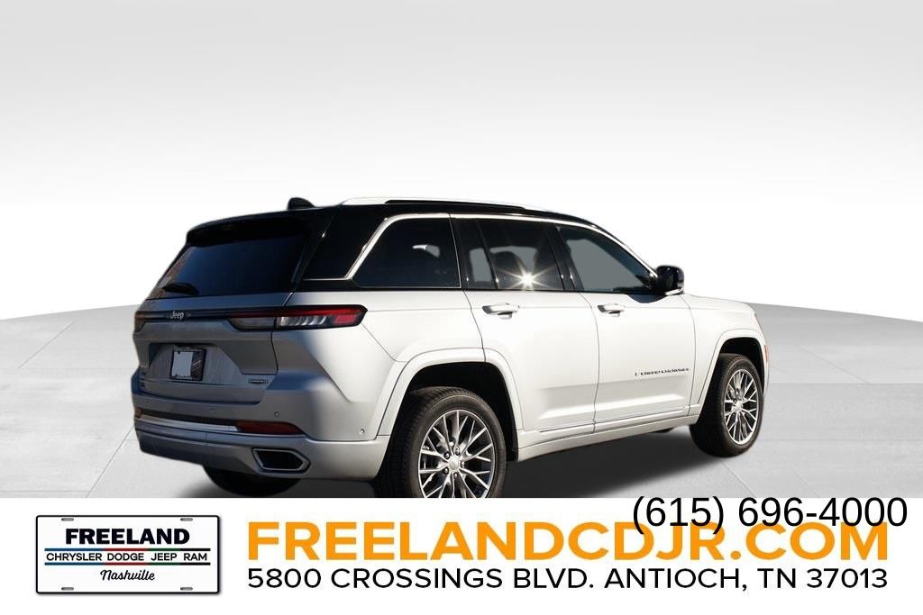 Vehicle image 4 of 23