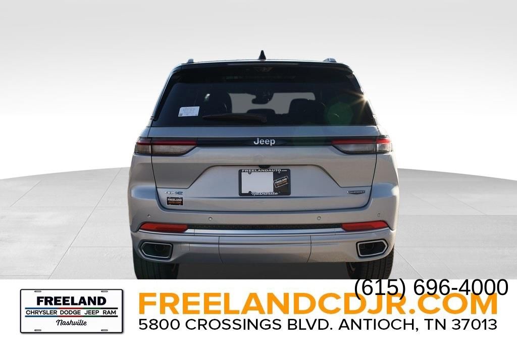 Vehicle image 5 of 23