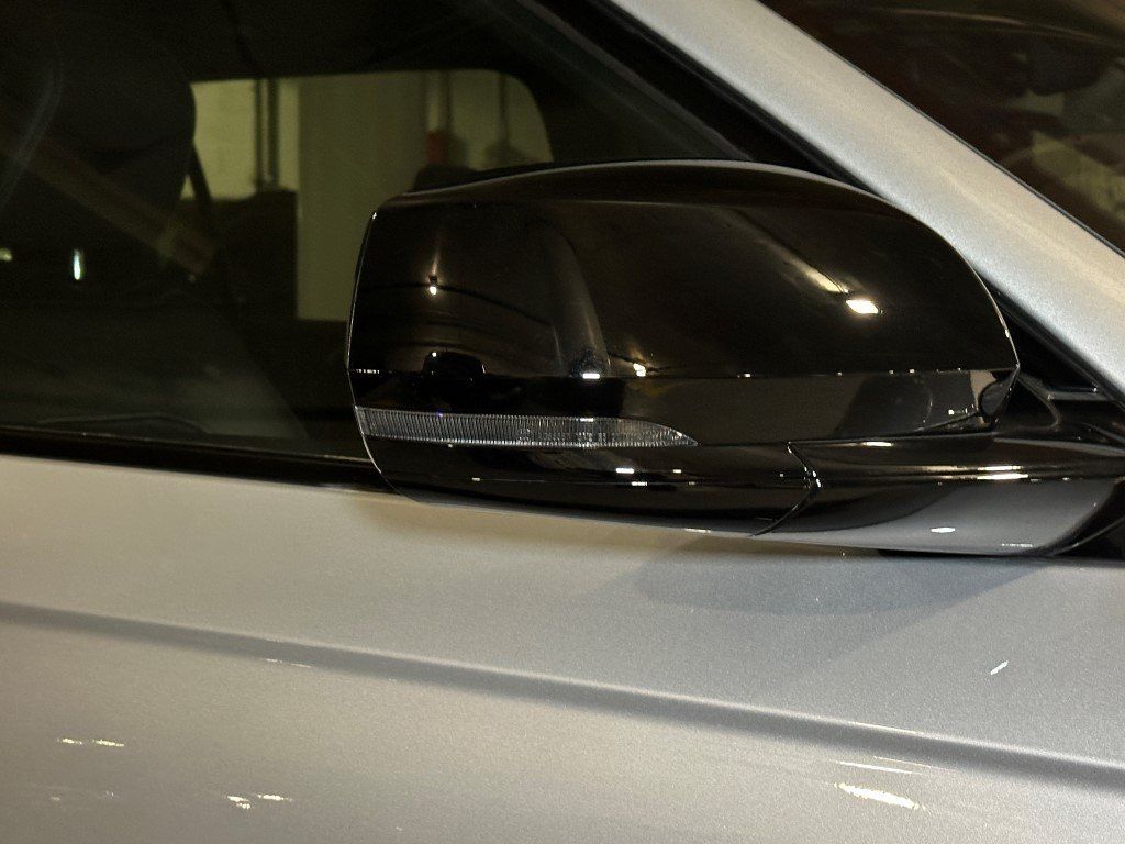 Vehicle image 8 of 26