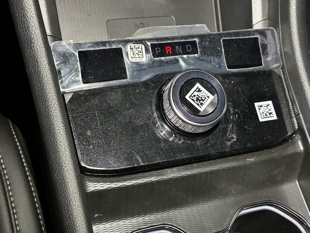 Vehicle image 24 of 26