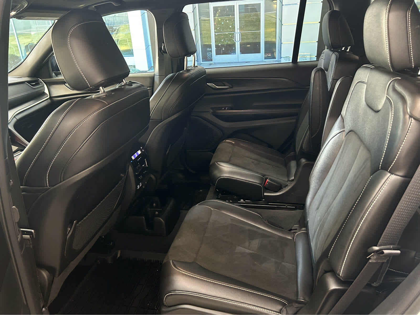 2024 Jeep Grand Cherokee L Altitude X Image 14 of 43