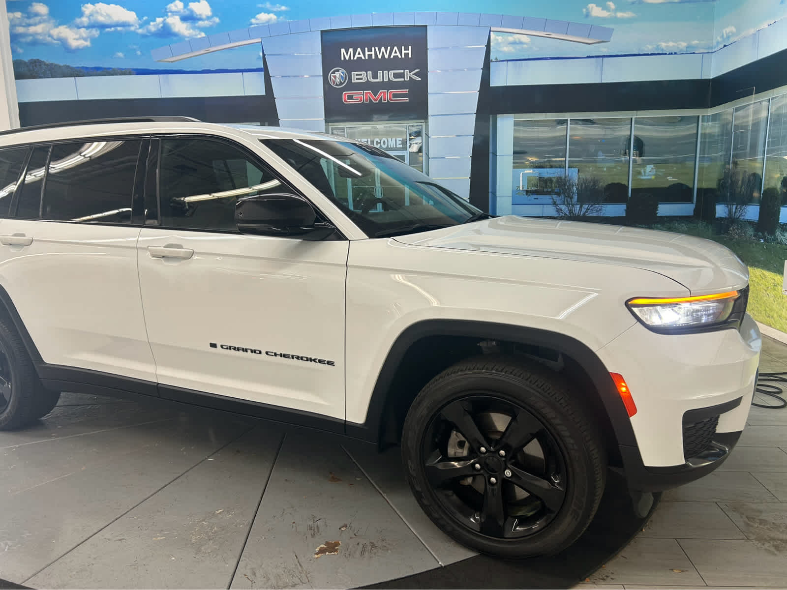 2024 Jeep Grand Cherokee L Altitude X Image 5 of 43