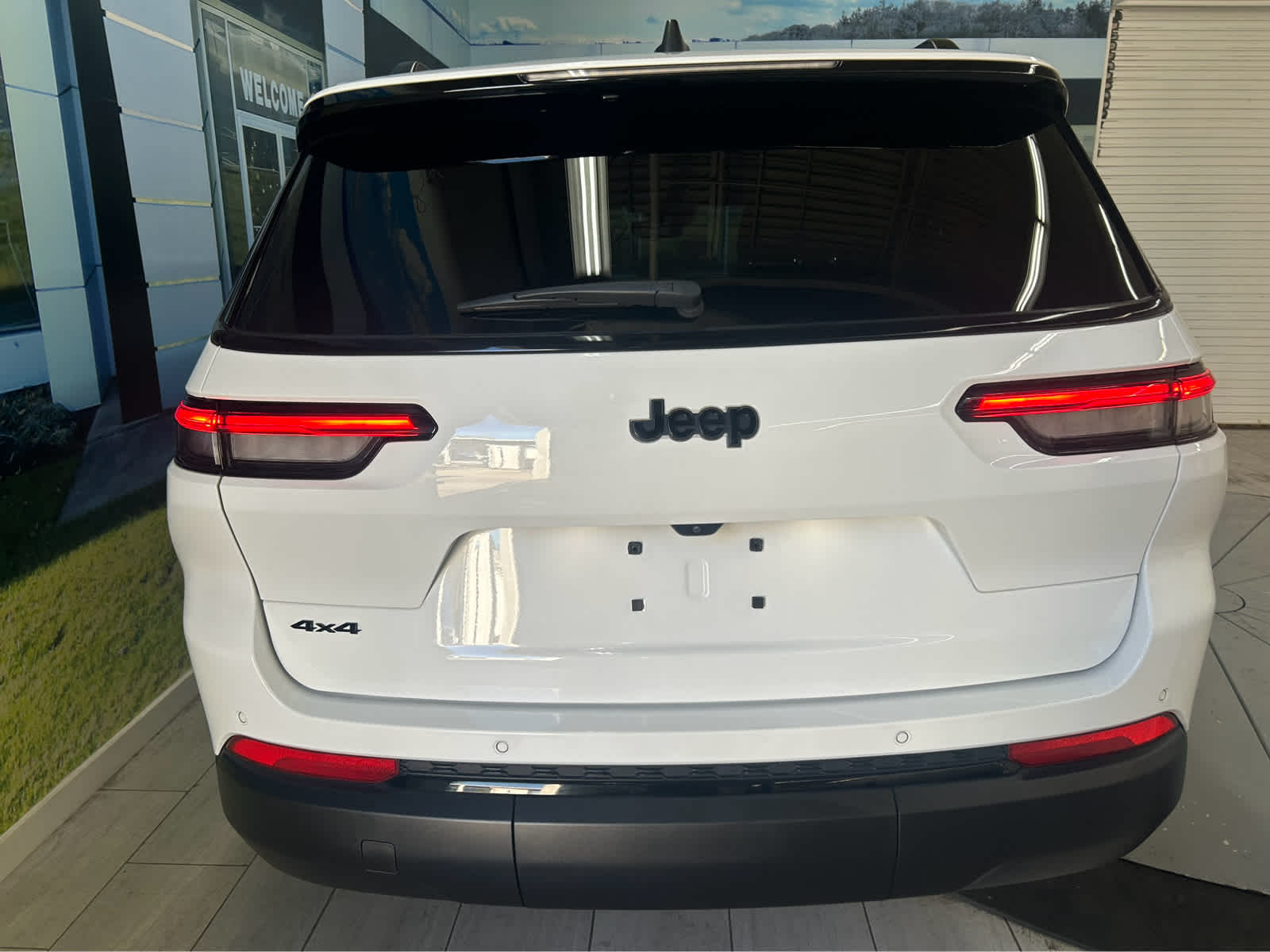 2024 Jeep Grand Cherokee L Altitude X Image 13 of 43