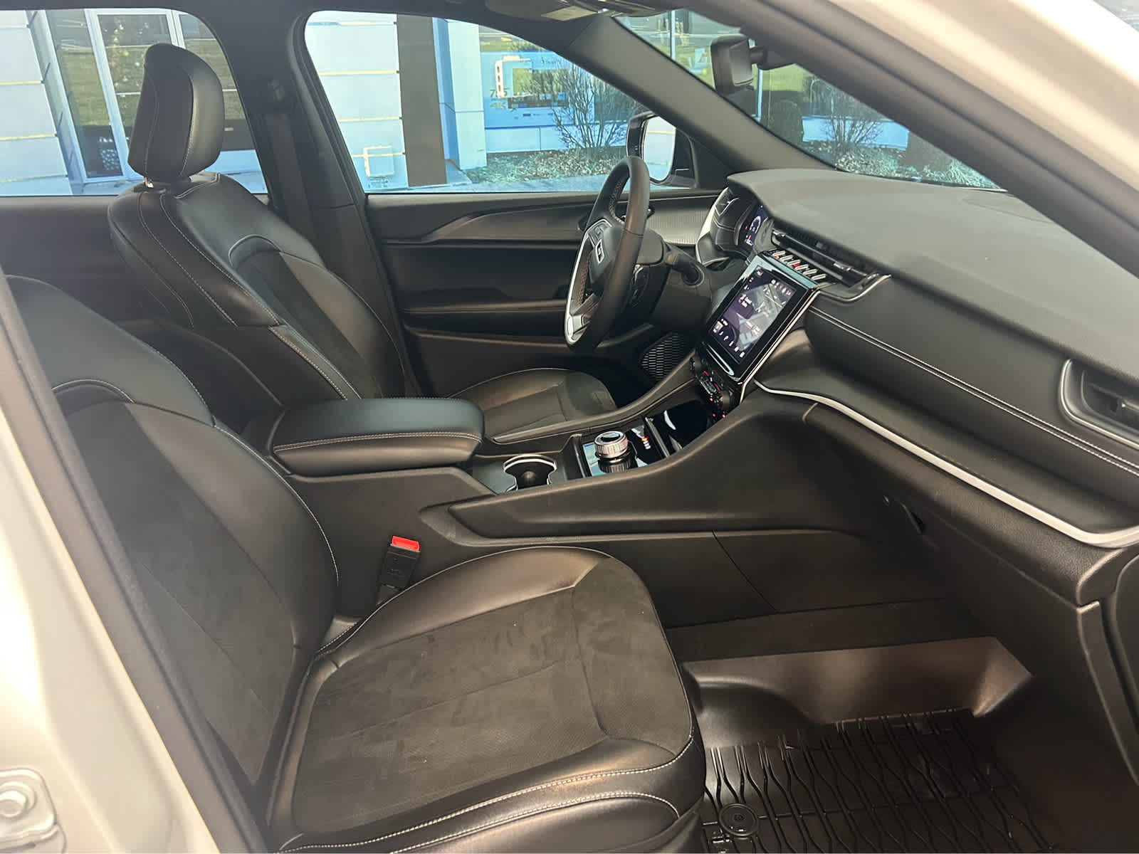 2024 Jeep Grand Cherokee L Altitude X Image 18 of 43