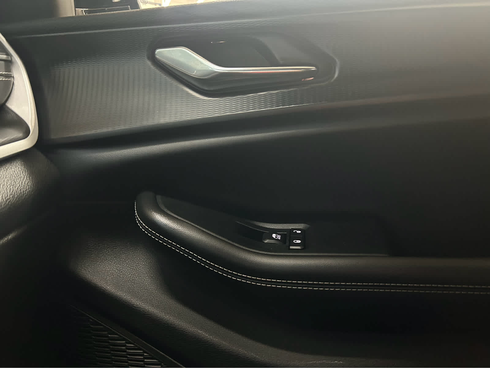 2024 Jeep Grand Cherokee L Altitude X Image 32 of 43