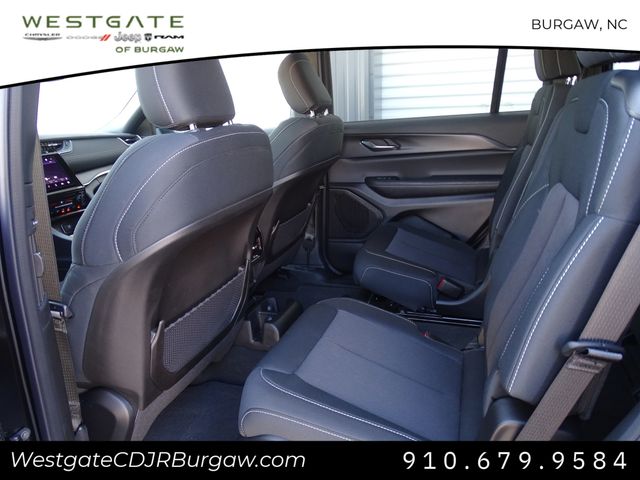 Vehicle image 12 of 23