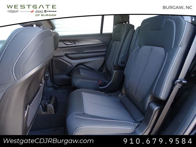 Vehicle image 13 of 23