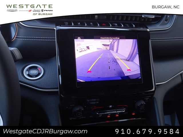 Vehicle image 21 of 23