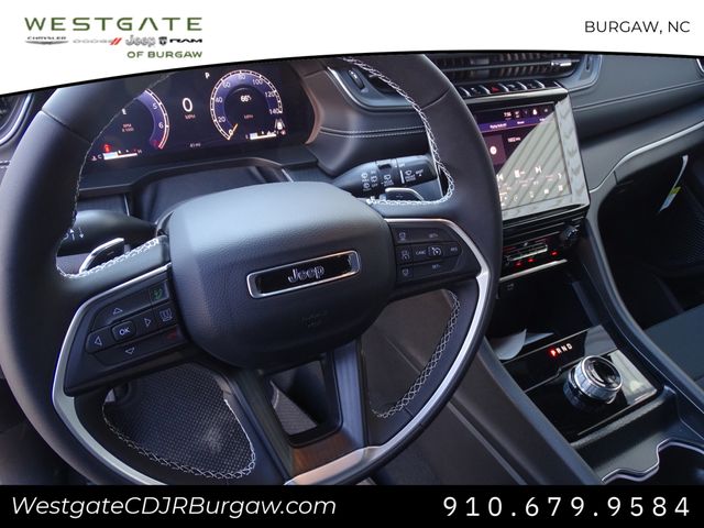 Vehicle image 18 of 23