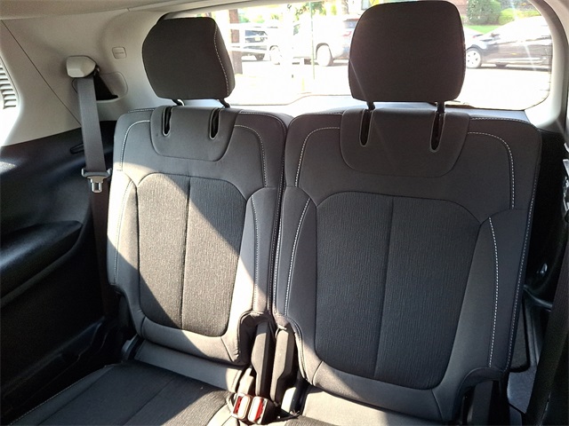 Vehicle image 10 of 30