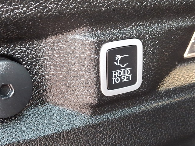 Vehicle image 20 of 30