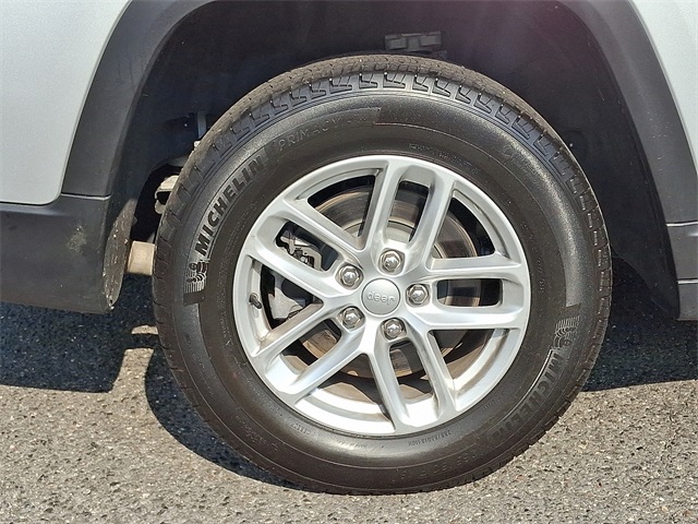 Vehicle image 8 of 30