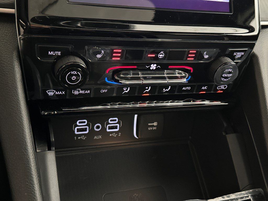 Vehicle image 22 of 24
