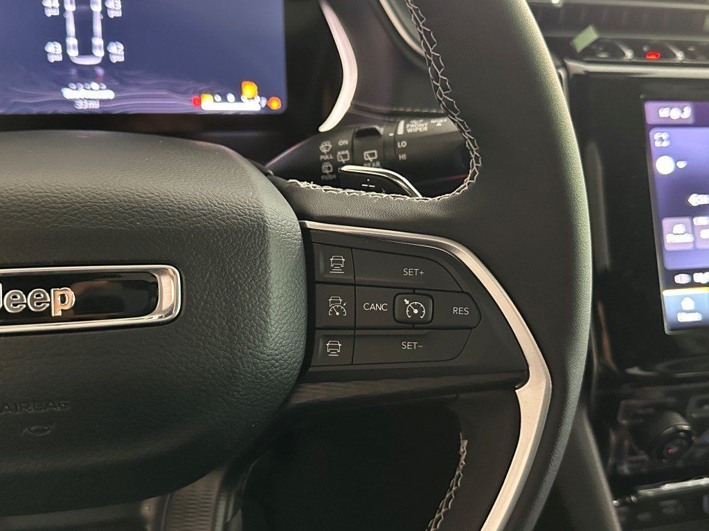 Vehicle image 18 of 24