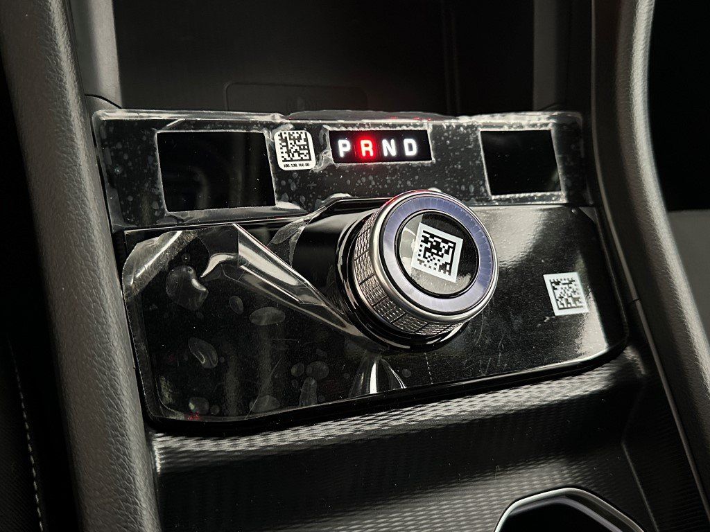 Vehicle image 21 of 24