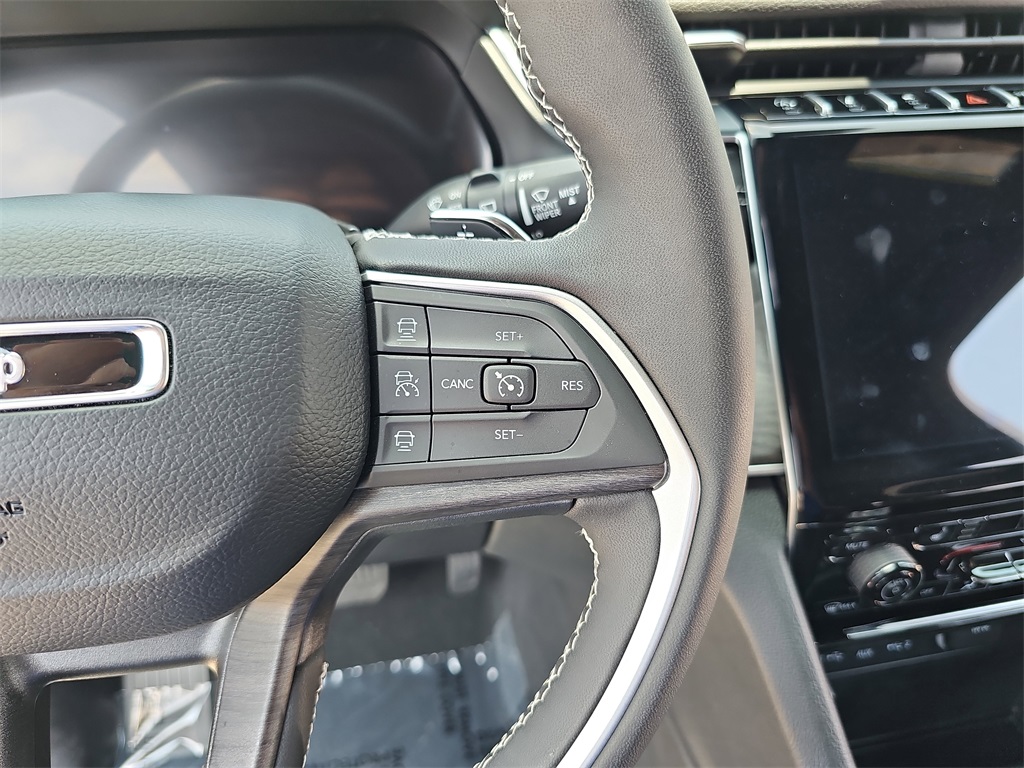 Vehicle image 20 of 39