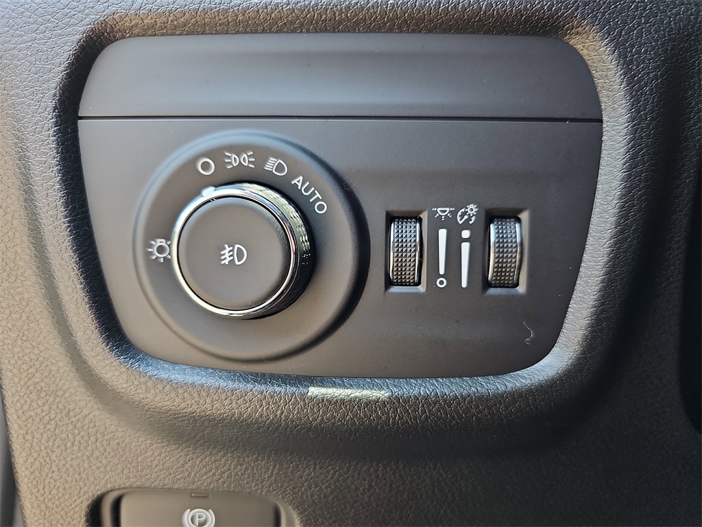 Vehicle image 29 of 39