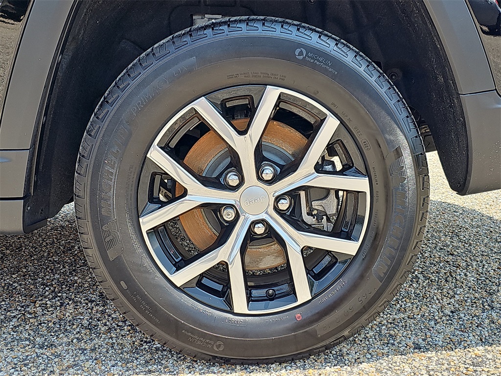 Vehicle image 36 of 39