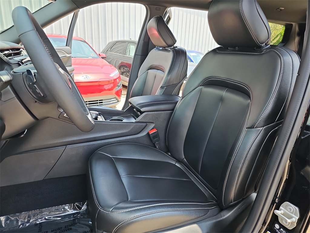 Vehicle image 17 of 39