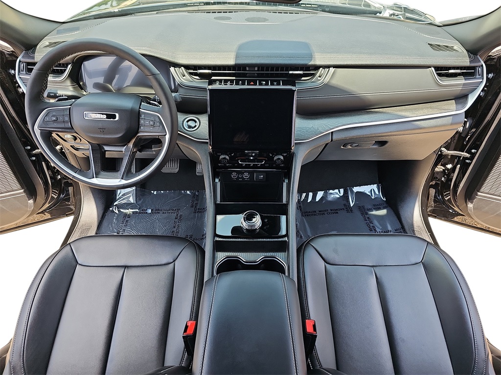 Vehicle image 9 of 39