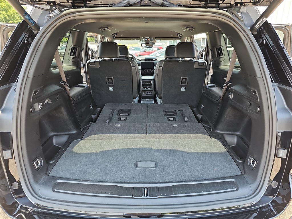 Vehicle image 14 of 39