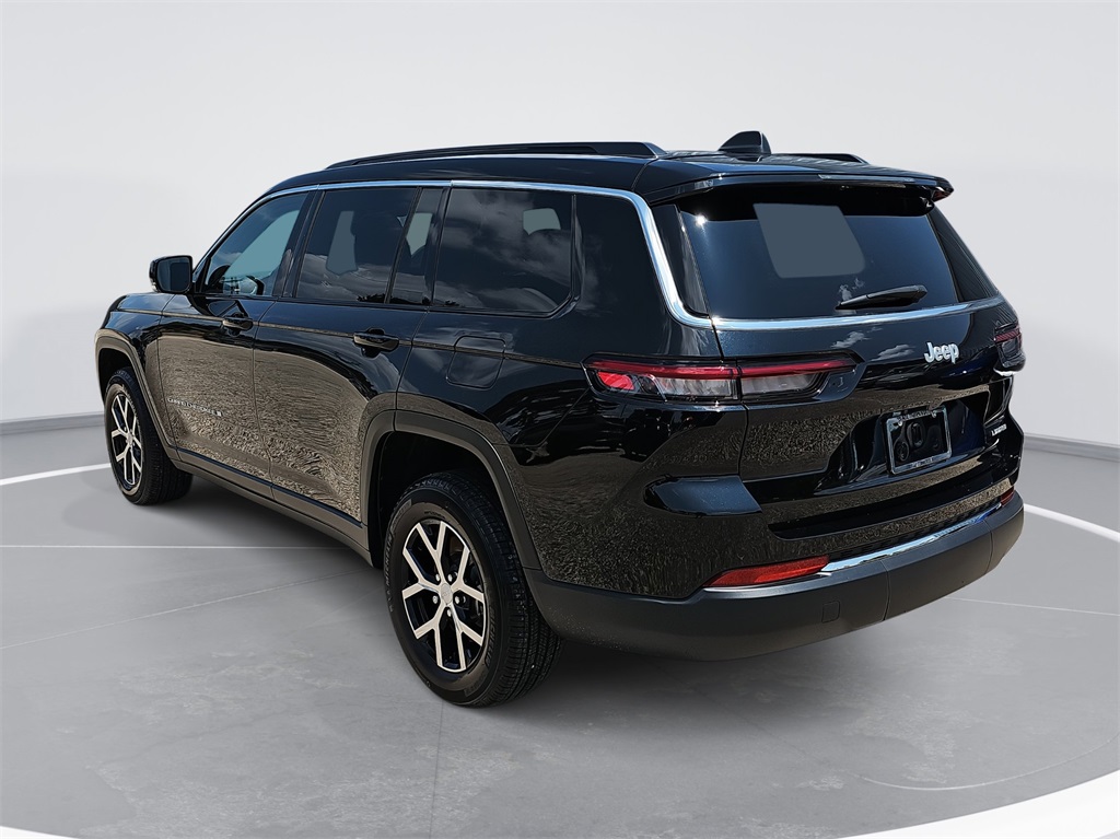 Vehicle image 7 of 39