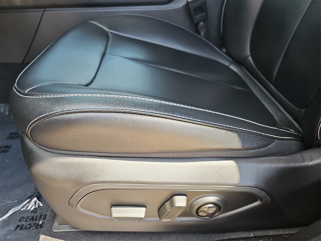 Vehicle image 32 of 39