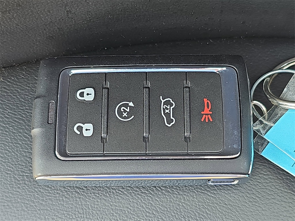 Vehicle image 38 of 39