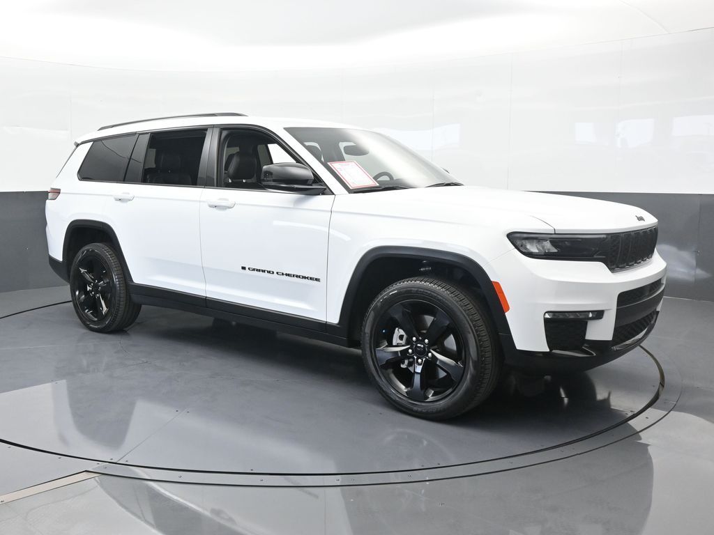 Vehicle image 10 of 81