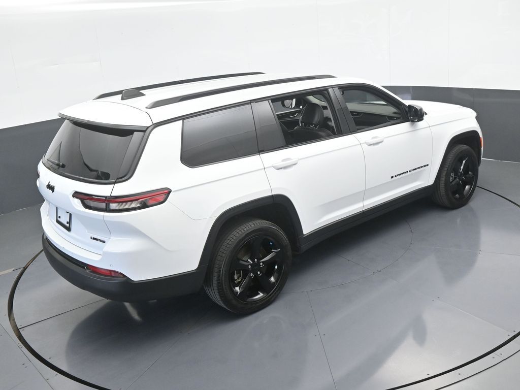 Vehicle image 16 of 81