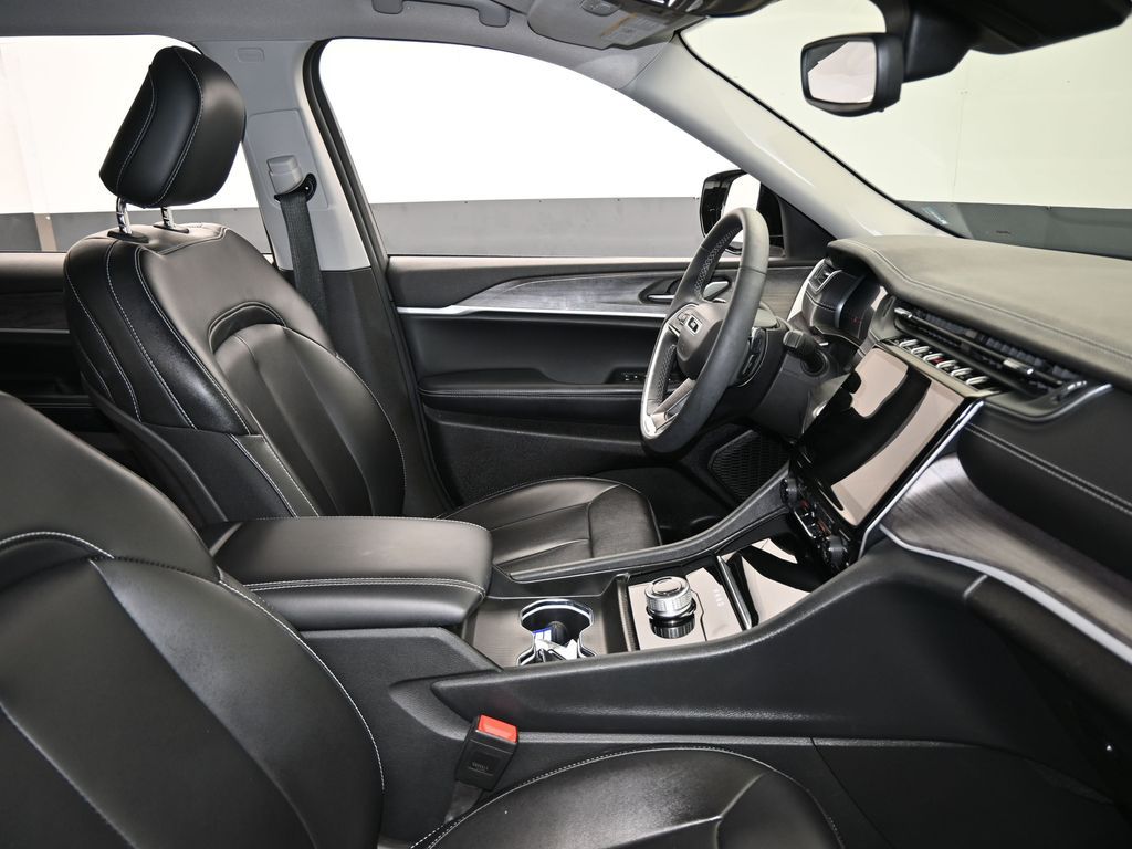 Vehicle image 77 of 81